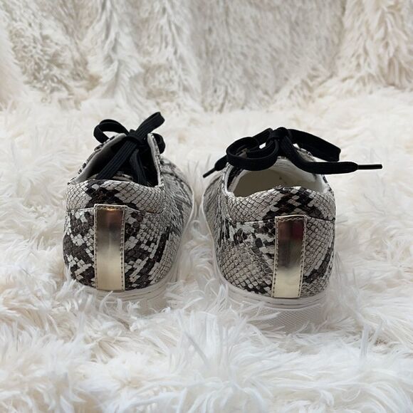 Brand new Kenneth Cole sneakers 5M - Picture 4 of 6